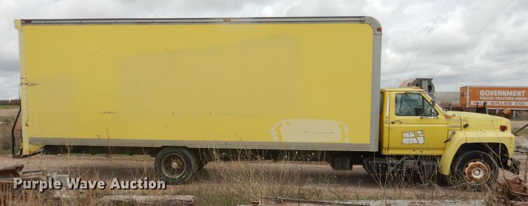image for item DL0284 1989 Ford F700  box truck