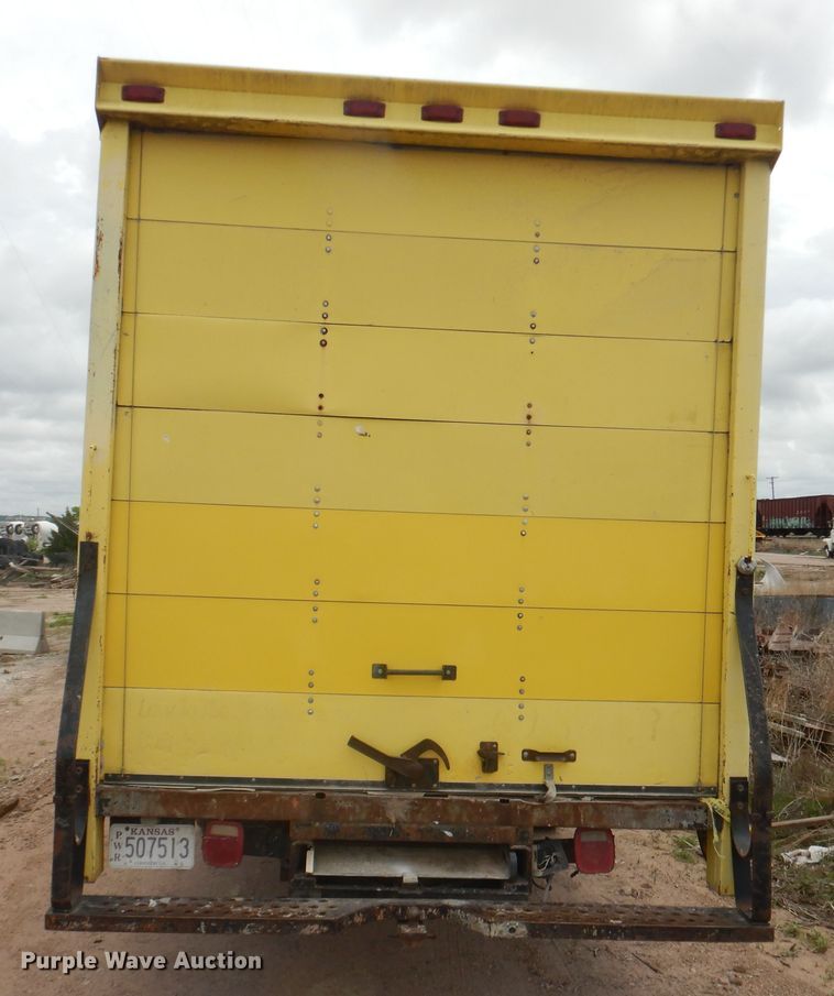 image for item DL0284 1989 Ford F700  box truck