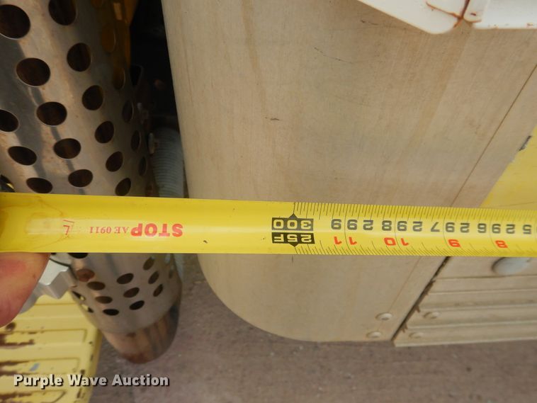 image for item DL0284 1989 Ford F700  box truck