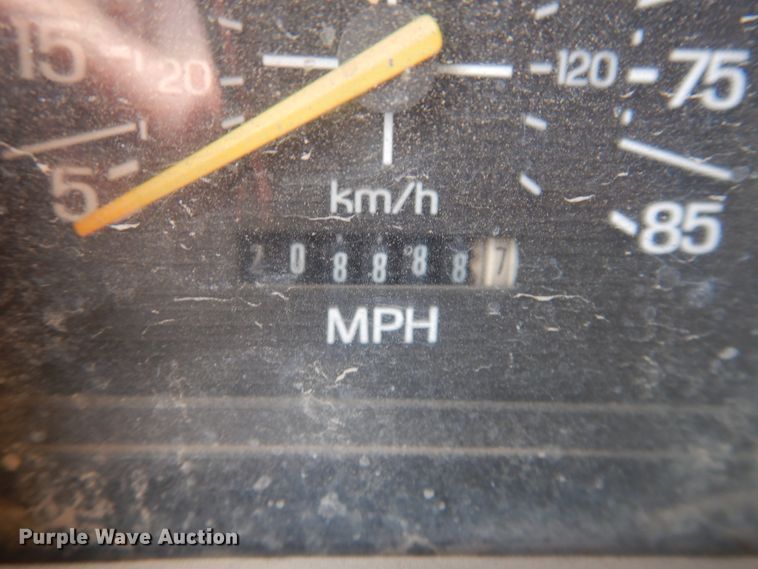 image for item DL0284 1989 Ford F700  box truck