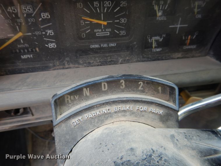 image for item DL0284 1989 Ford F700  box truck