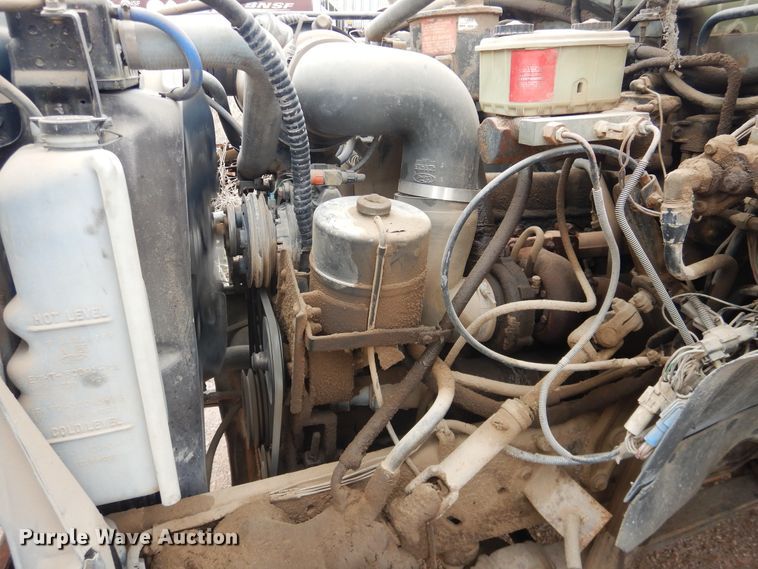 image for item DL0284 1989 Ford F700  box truck