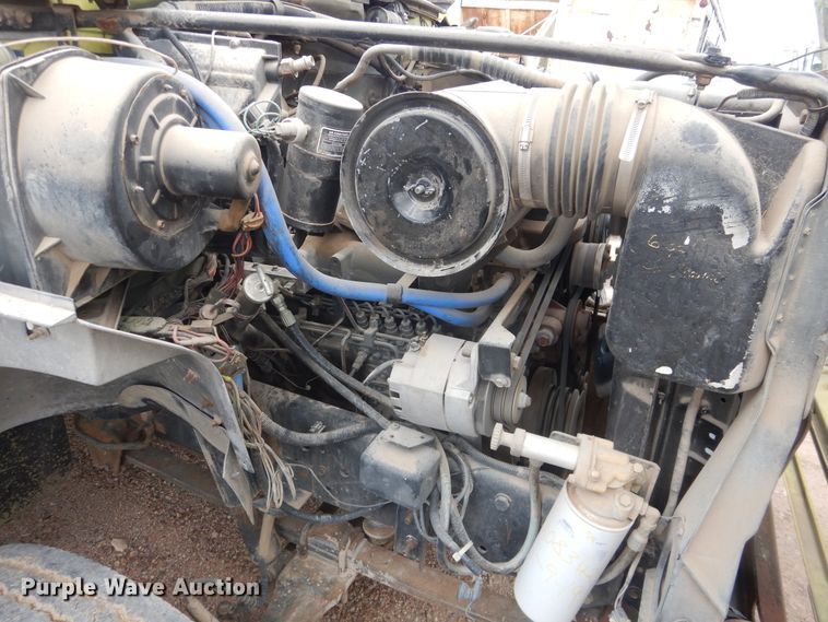image for item DL0284 1989 Ford F700  box truck