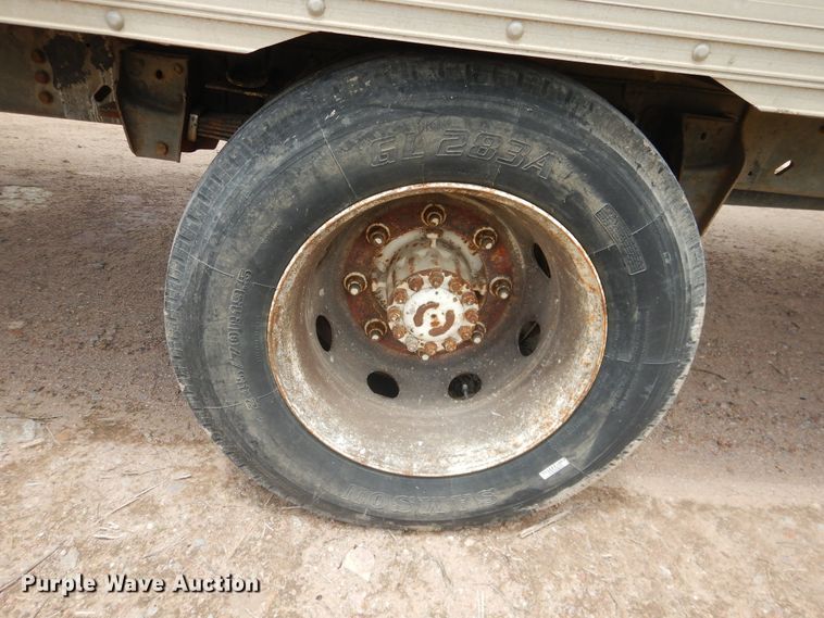 image for item DL0284 1989 Ford F700  box truck