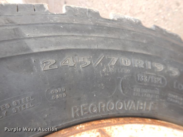 image for item DL0284 1989 Ford F700  box truck