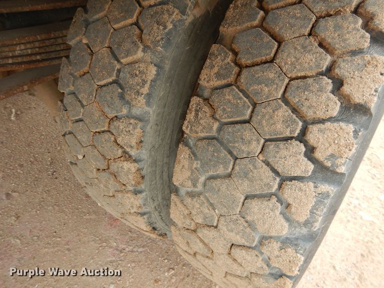 image for item DL0284 1989 Ford F700  box truck