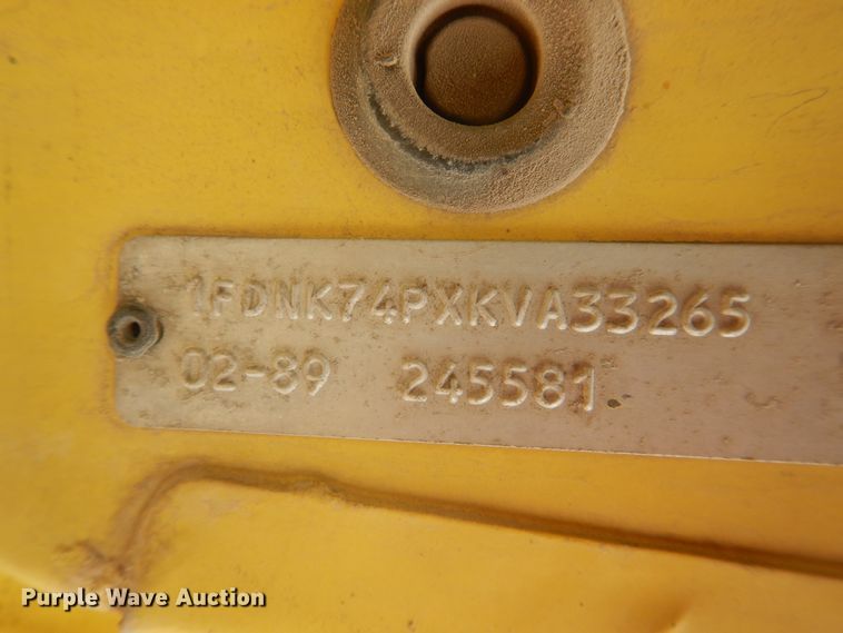 image for item DL0284 1989 Ford F700  box truck