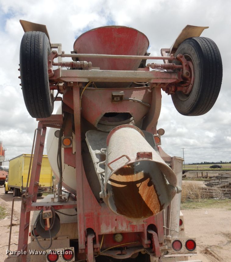 image for item DL0286 2003 Peterbilt 357  ready mix truck