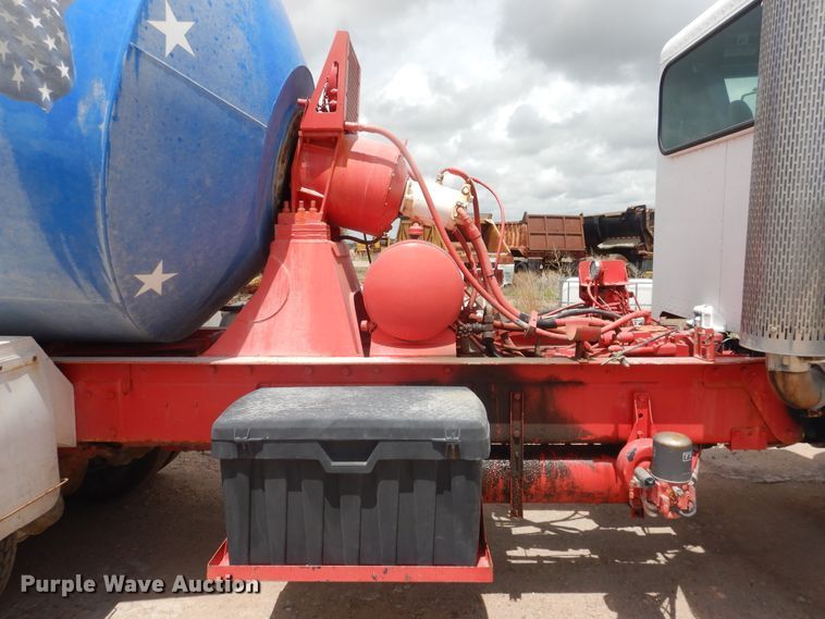 image for item DL0286 2003 Peterbilt 357  ready mix truck