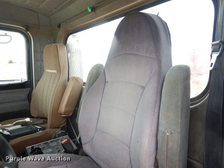 image for item DL0286 2003 Peterbilt 357  ready mix truck