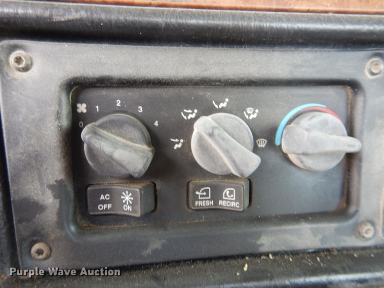 image for item DL0286 2003 Peterbilt 357  ready mix truck