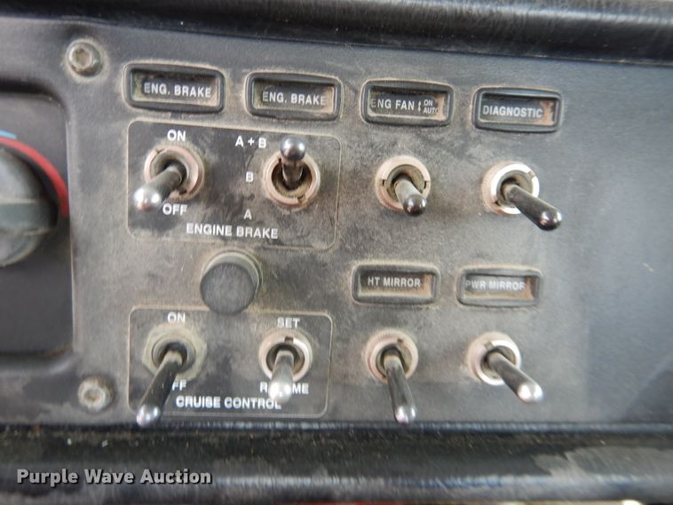 image for item DL0286 2003 Peterbilt 357  ready mix truck