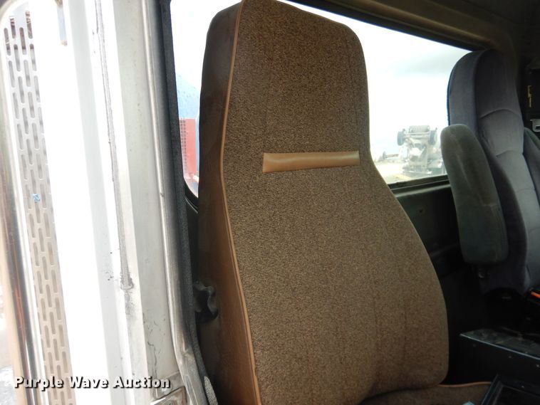 image for item DL0286 2003 Peterbilt 357  ready mix truck