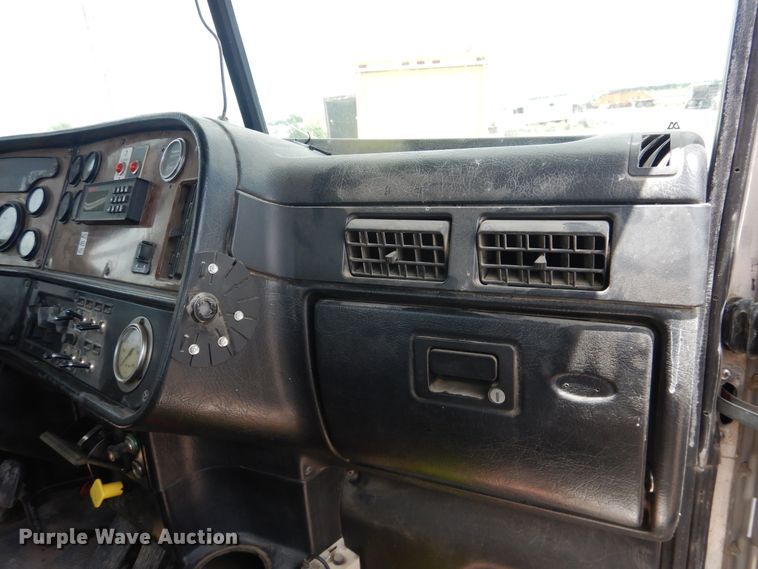 image for item DL0286 2003 Peterbilt 357  ready mix truck