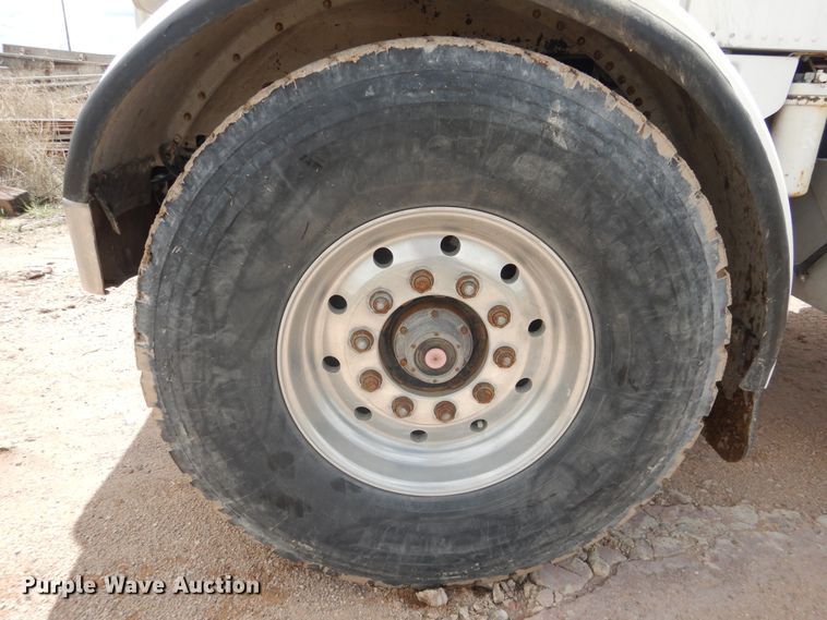 image for item DL0286 2003 Peterbilt 357  ready mix truck