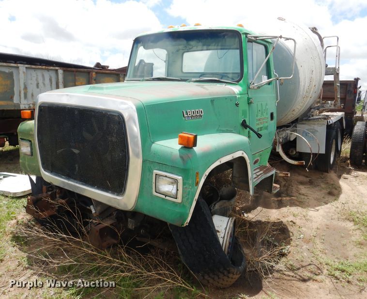 image for item DL0291 1993 Ford L8000  ready mix truck