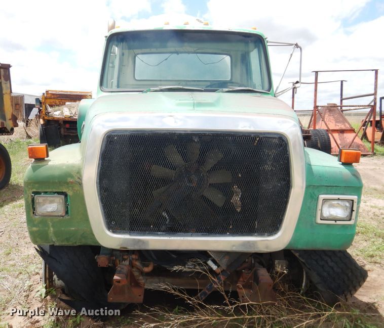 image for item DL0291 1993 Ford L8000  ready mix truck