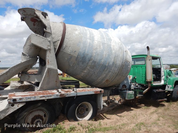 image for item DL0291 1993 Ford L8000  ready mix truck