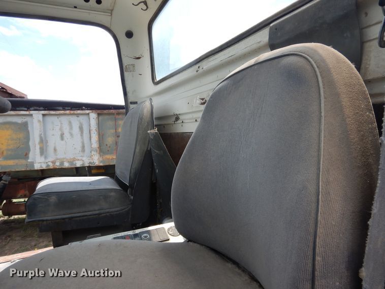 image for item DL0291 1993 Ford L8000  ready mix truck