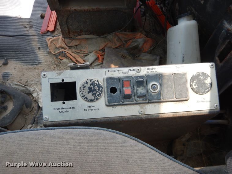 image for item DL0291 1993 Ford L8000  ready mix truck