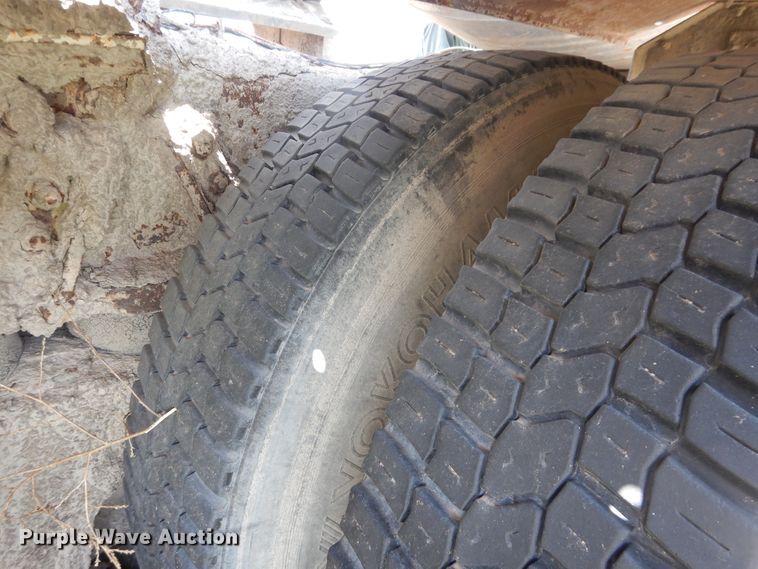 image for item DL0291 1993 Ford L8000  ready mix truck