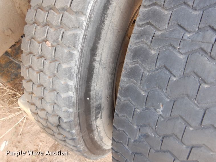 image for item DL0291 1993 Ford L8000  ready mix truck