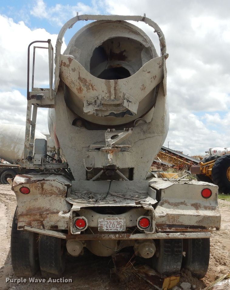 image for item DL0293 1993 Ford LT8000  ready mix truck