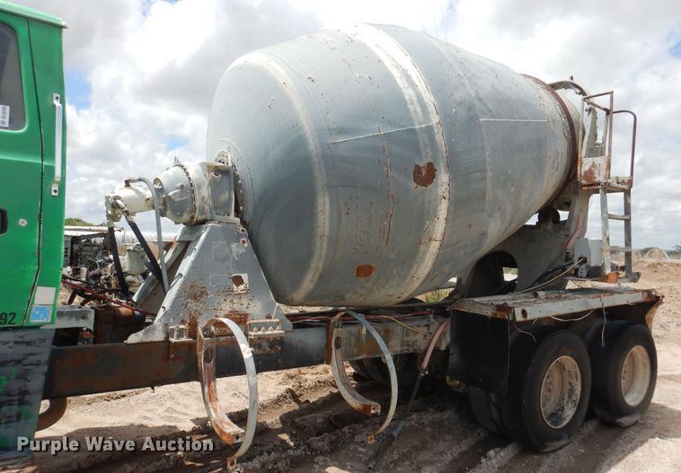 image for item DL0293 1993 Ford LT8000  ready mix truck