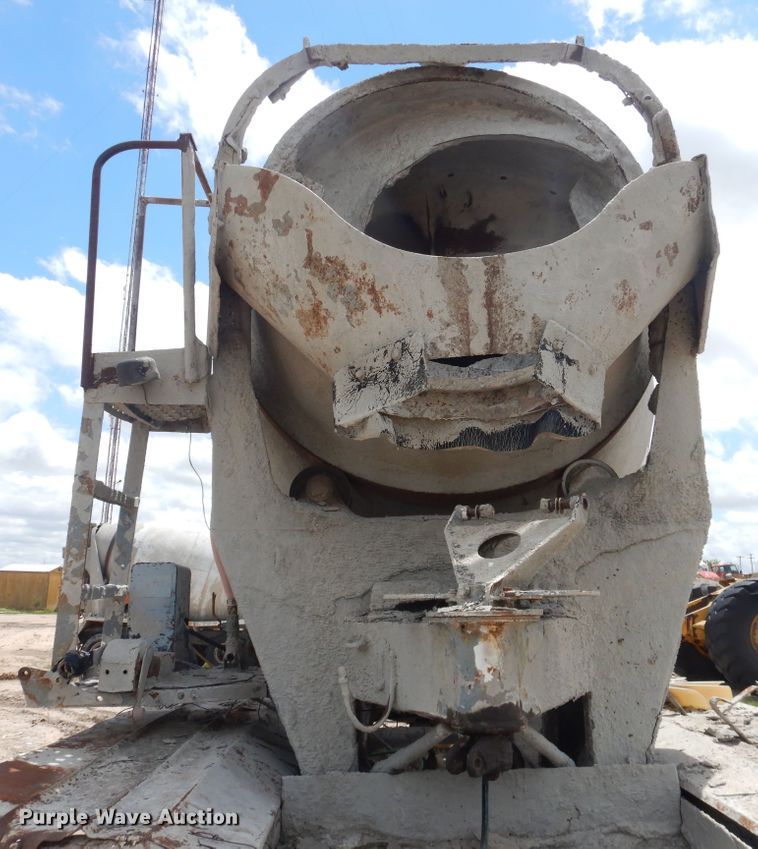 image for item DL0293 1993 Ford LT8000  ready mix truck