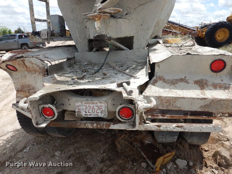 image for item DL0293 1993 Ford LT8000  ready mix truck