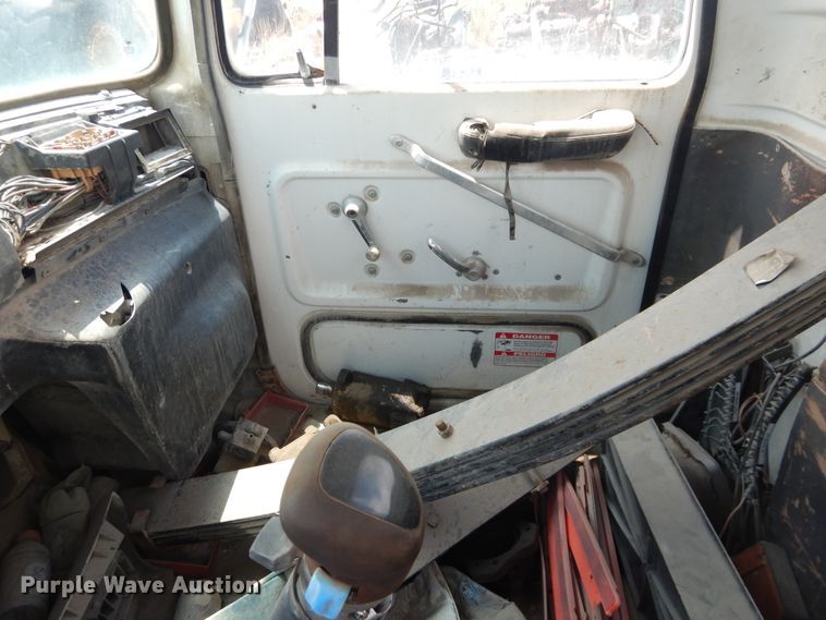 image for item DL0293 1993 Ford LT8000  ready mix truck