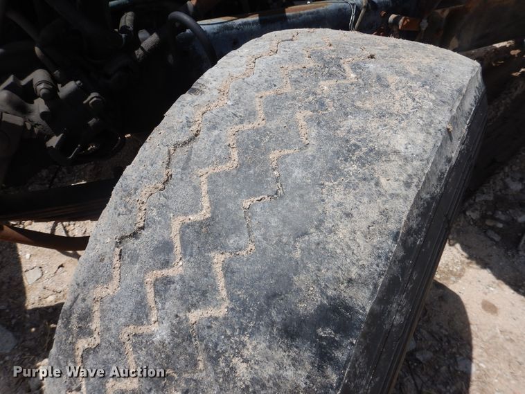 image for item DL0293 1993 Ford LT8000  ready mix truck