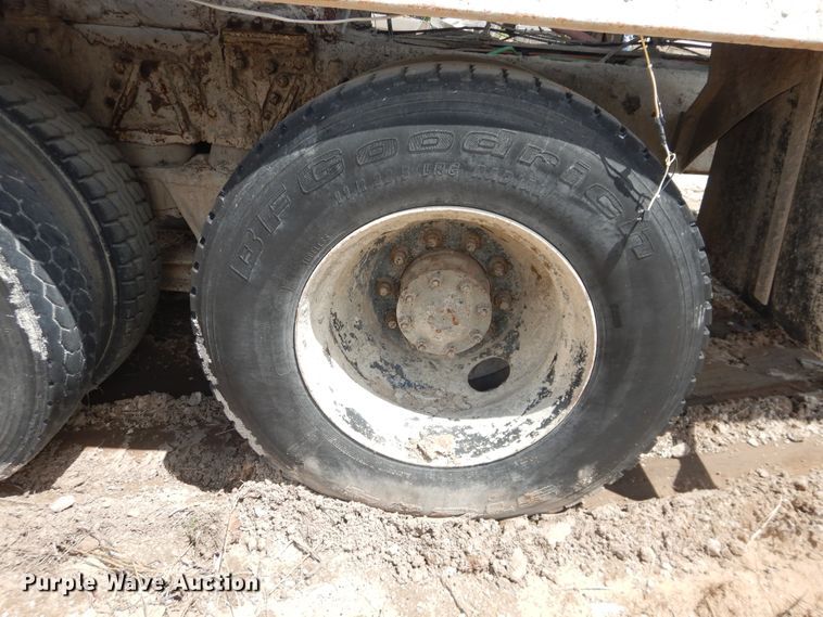 image for item DL0293 1993 Ford LT8000  ready mix truck