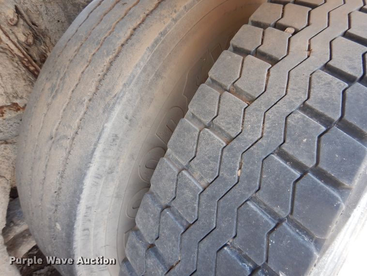 image for item DL0293 1993 Ford LT8000  ready mix truck