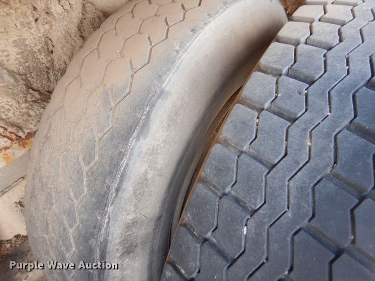 image for item DL0293 1993 Ford LT8000  ready mix truck