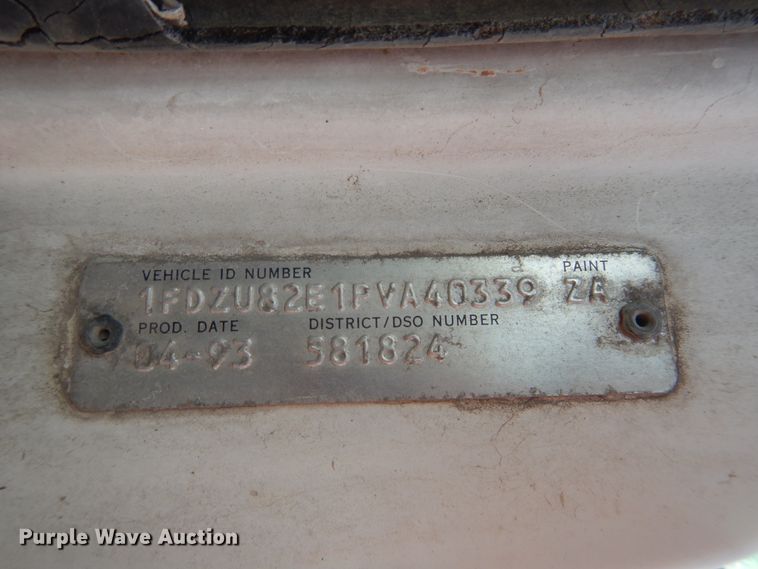 image for item DL0293 1993 Ford LT8000  ready mix truck