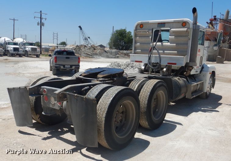 image for item DL0327 1999 Freightliner FLD  semi truck