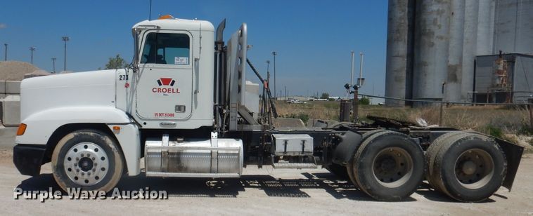 image for item DL0327 1999 Freightliner FLD  semi truck