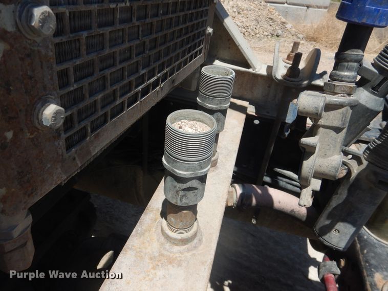 image for item DL0327 1999 Freightliner FLD  semi truck