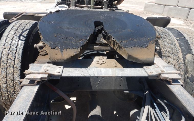 image for item DL0327 1999 Freightliner FLD  semi truck