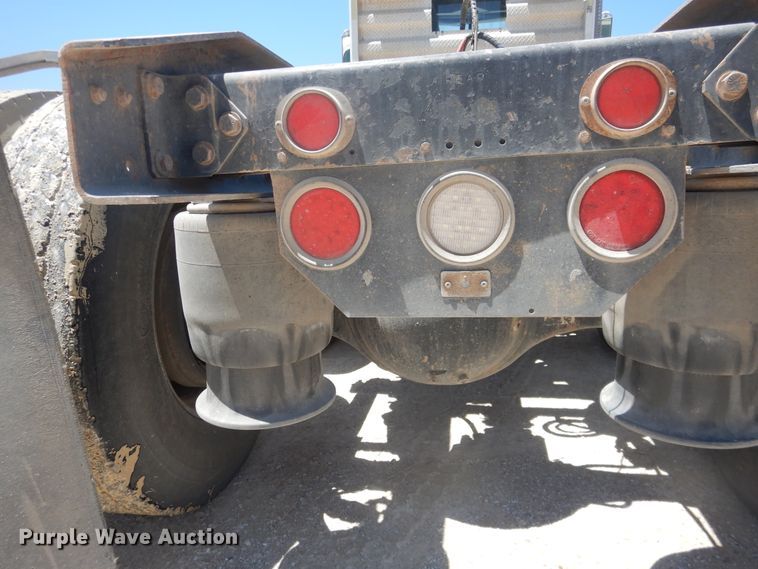 image for item DL0327 1999 Freightliner FLD  semi truck