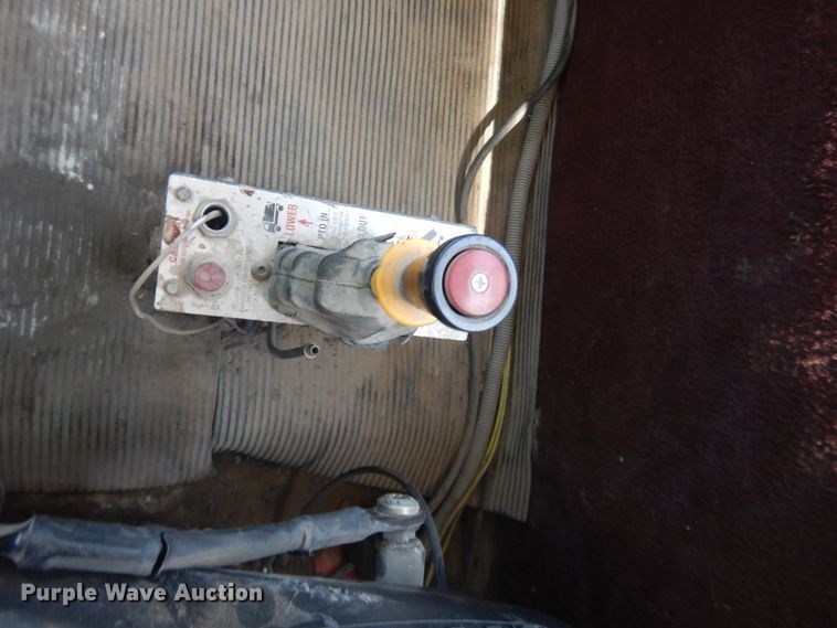 image for item DL0327 1999 Freightliner FLD  semi truck