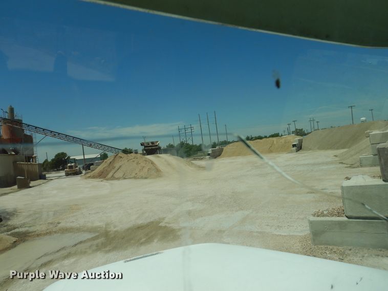 image for item DL0327 1999 Freightliner FLD  semi truck