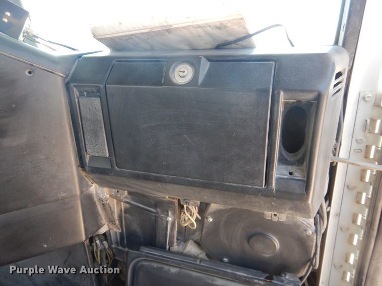 image for item DL0327 1999 Freightliner FLD  semi truck