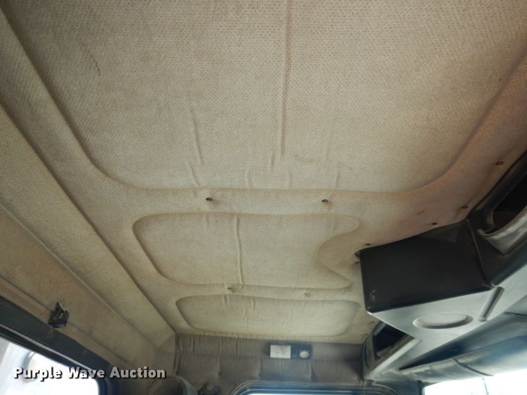 image for item DL0327 1999 Freightliner FLD  semi truck