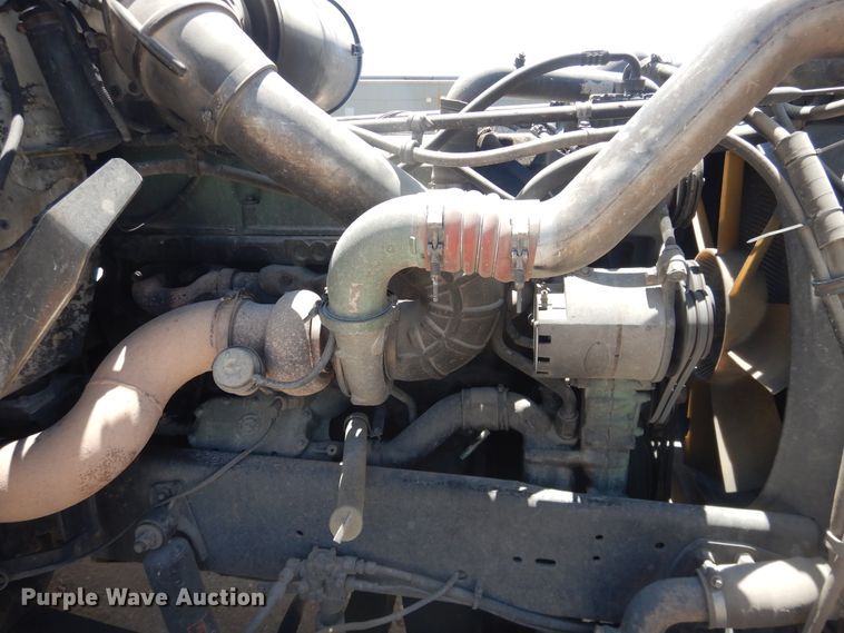 image for item DL0327 1999 Freightliner FLD  semi truck