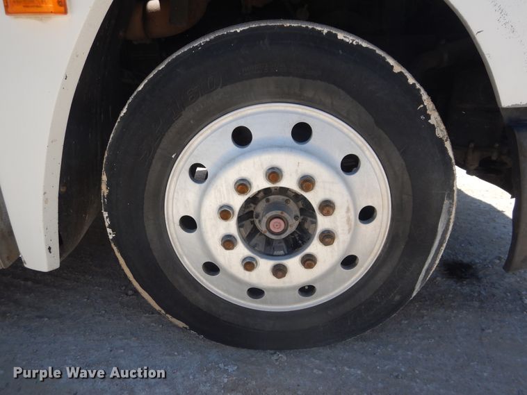 image for item DL0327 1999 Freightliner FLD  semi truck