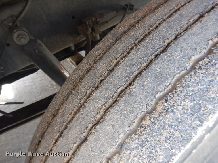 image for item DL0327 1999 Freightliner FLD  semi truck