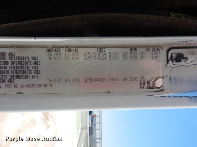 image for item DL0327 1999 Freightliner FLD  semi truck