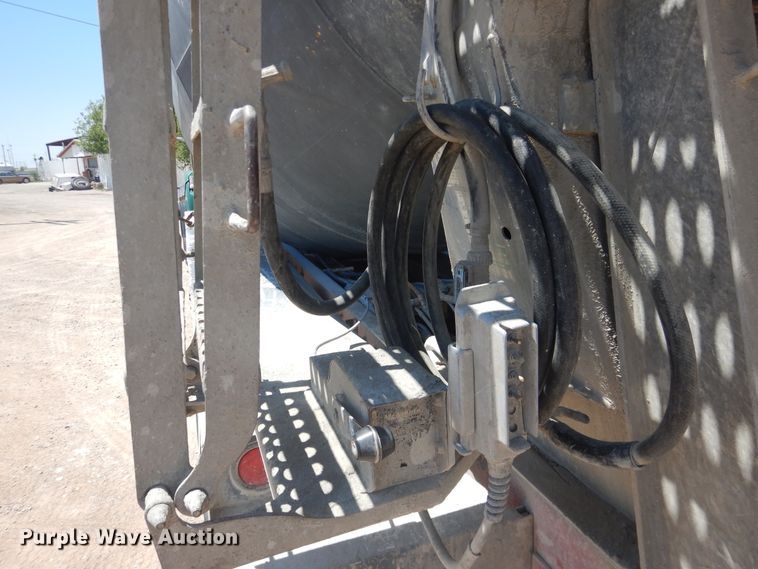 image for item DL0328 2005 Sterling LT9  ready mix truck